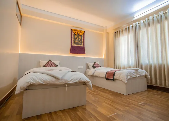 Avalon House Hotel 2*