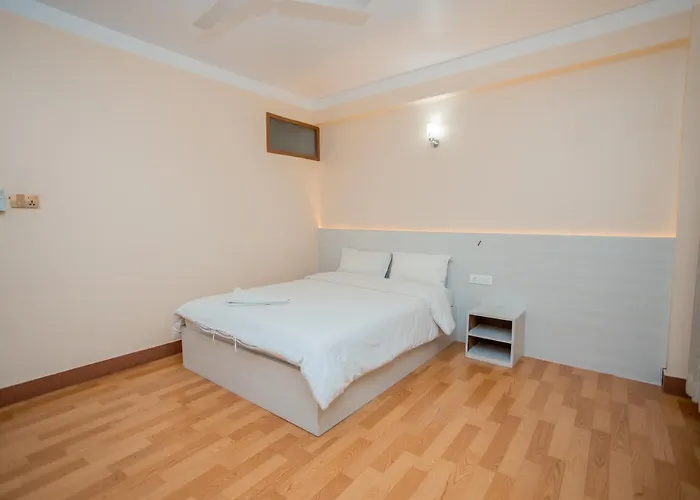 Hotel Avalon House
