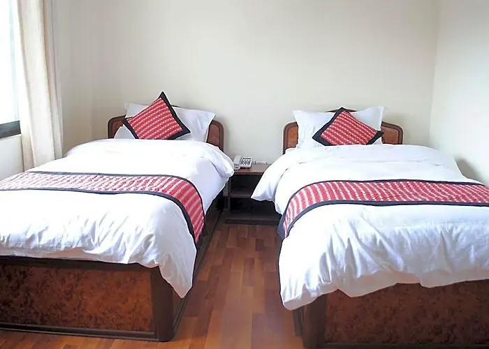 Hotel Avalon House 2*