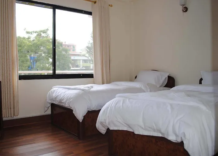Hotel Avalon House 2*